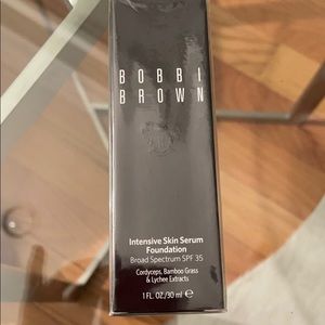 Bobbi Brown Intensive Skin Serum Foundation